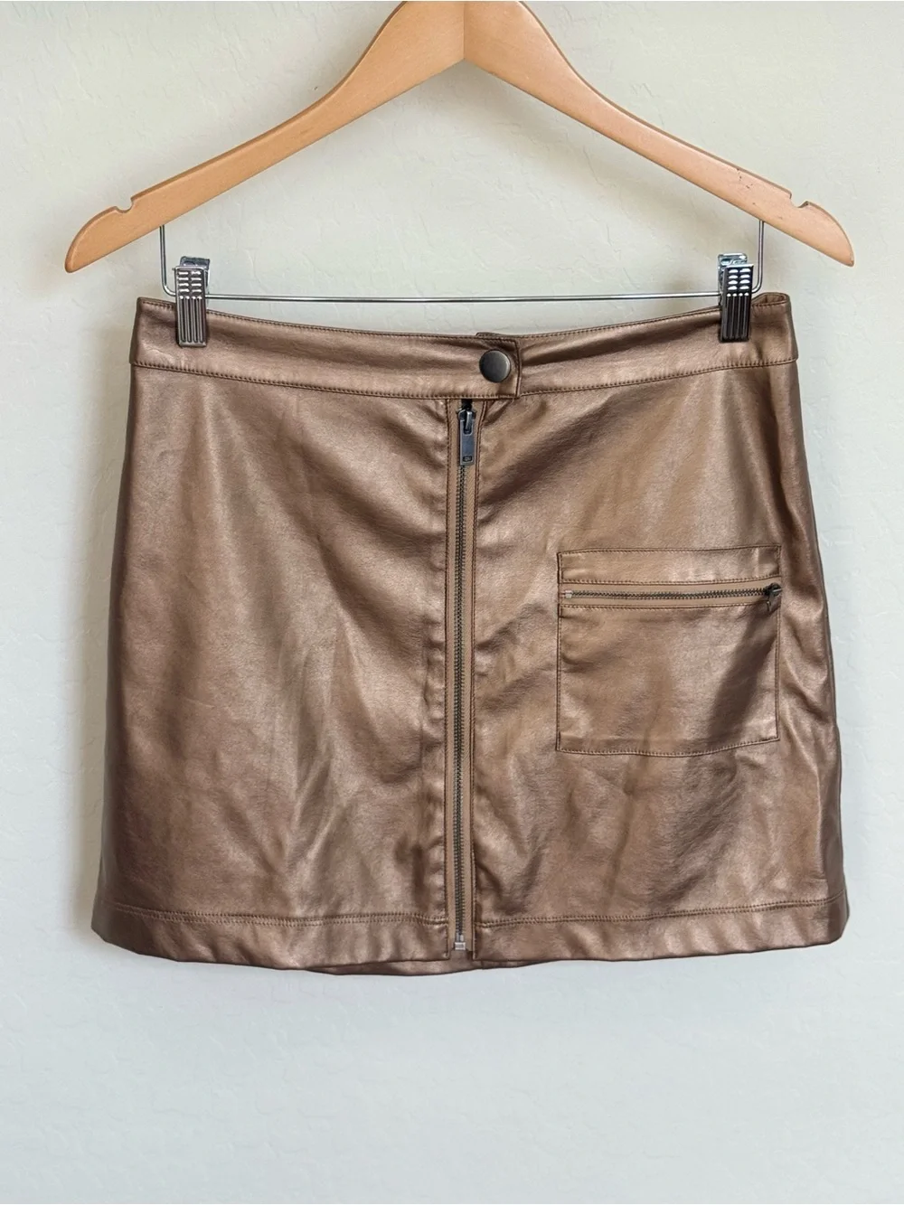 Urban Outfitters Bronze Metallic Faux Leather Zip-Front Mini Skirt Size M Y2K